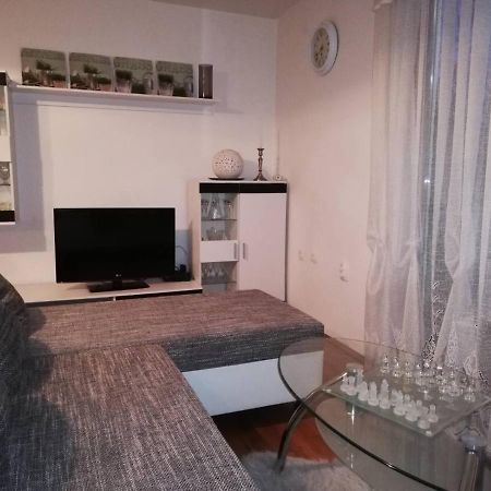 אוגולין Holiday Home Tin מראה חיצוני תמונה