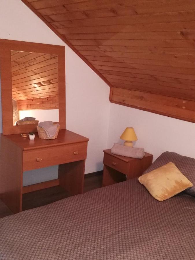 אוגולין Holiday Home Tin מראה חיצוני תמונה