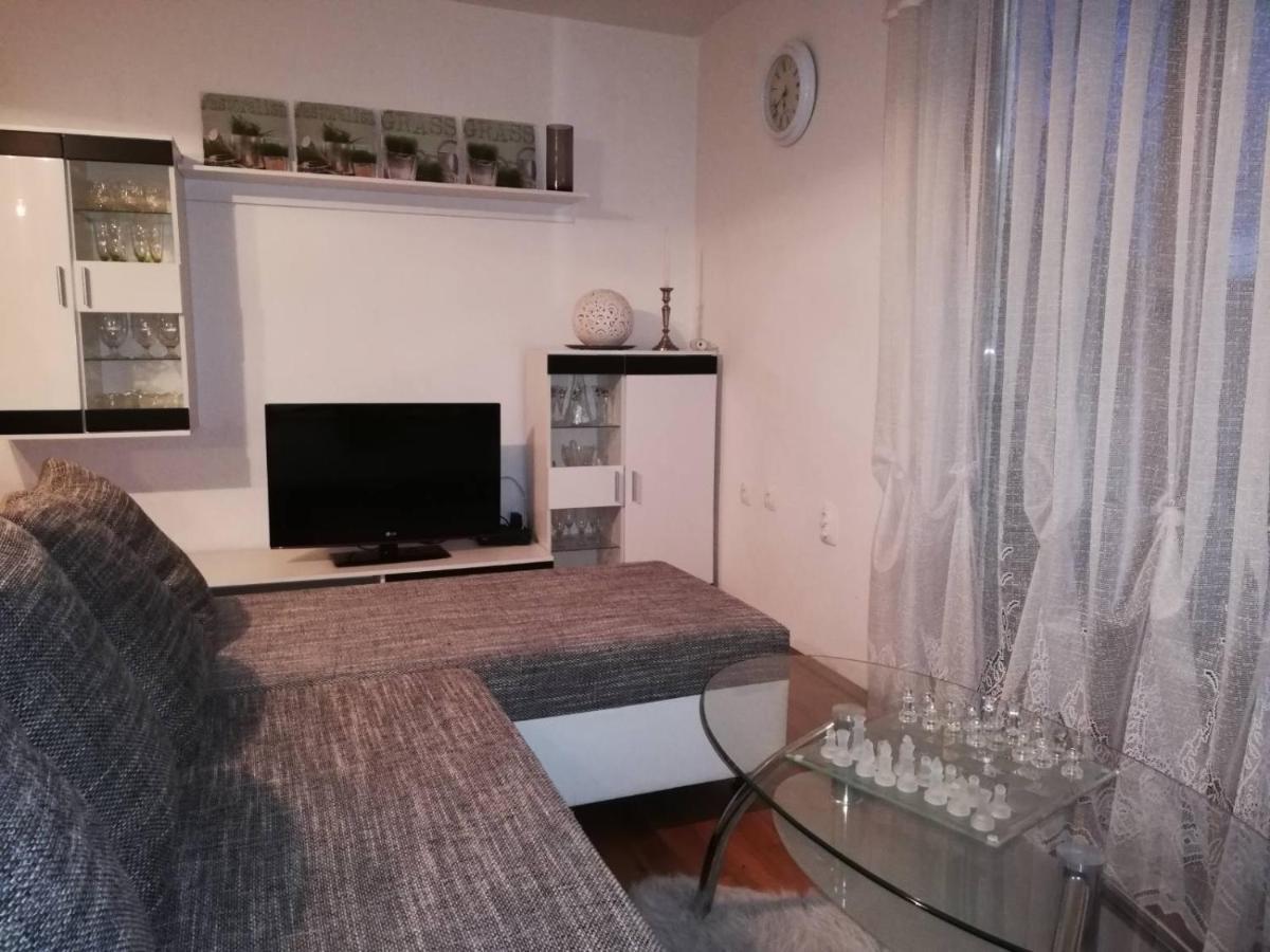 אוגולין Holiday Home Tin מראה חיצוני תמונה