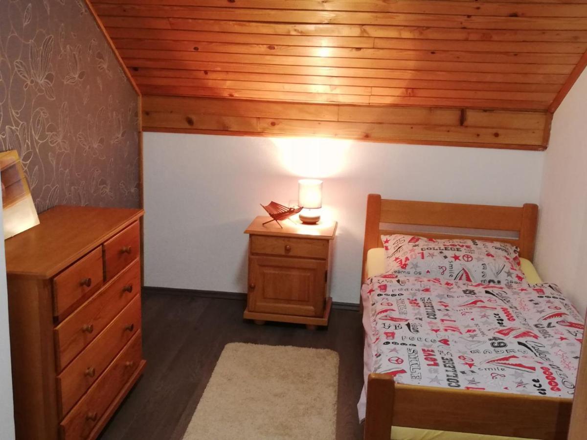 אוגולין Holiday Home Tin מראה חיצוני תמונה