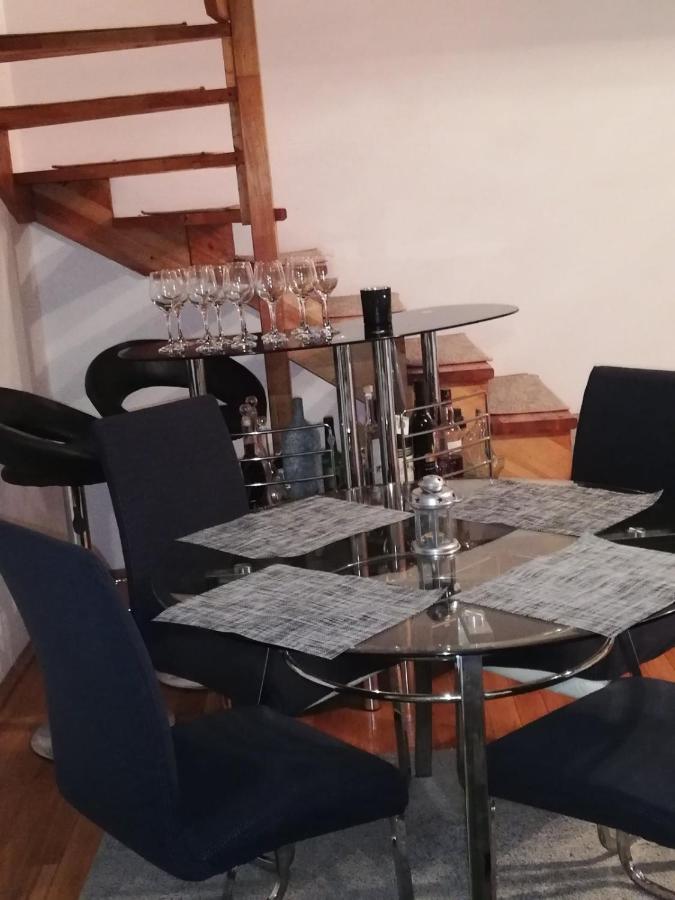 אוגולין Holiday Home Tin מראה חיצוני תמונה